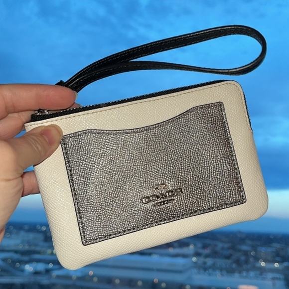 Coach Chalk & Silver Crossgrain Leather Corner Zip Wristlet - Picture 2 of 11